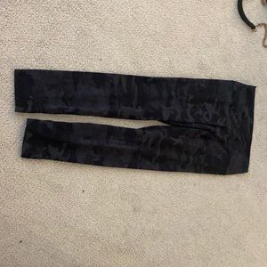 Size 8 Camo lulu lemon align leggings!